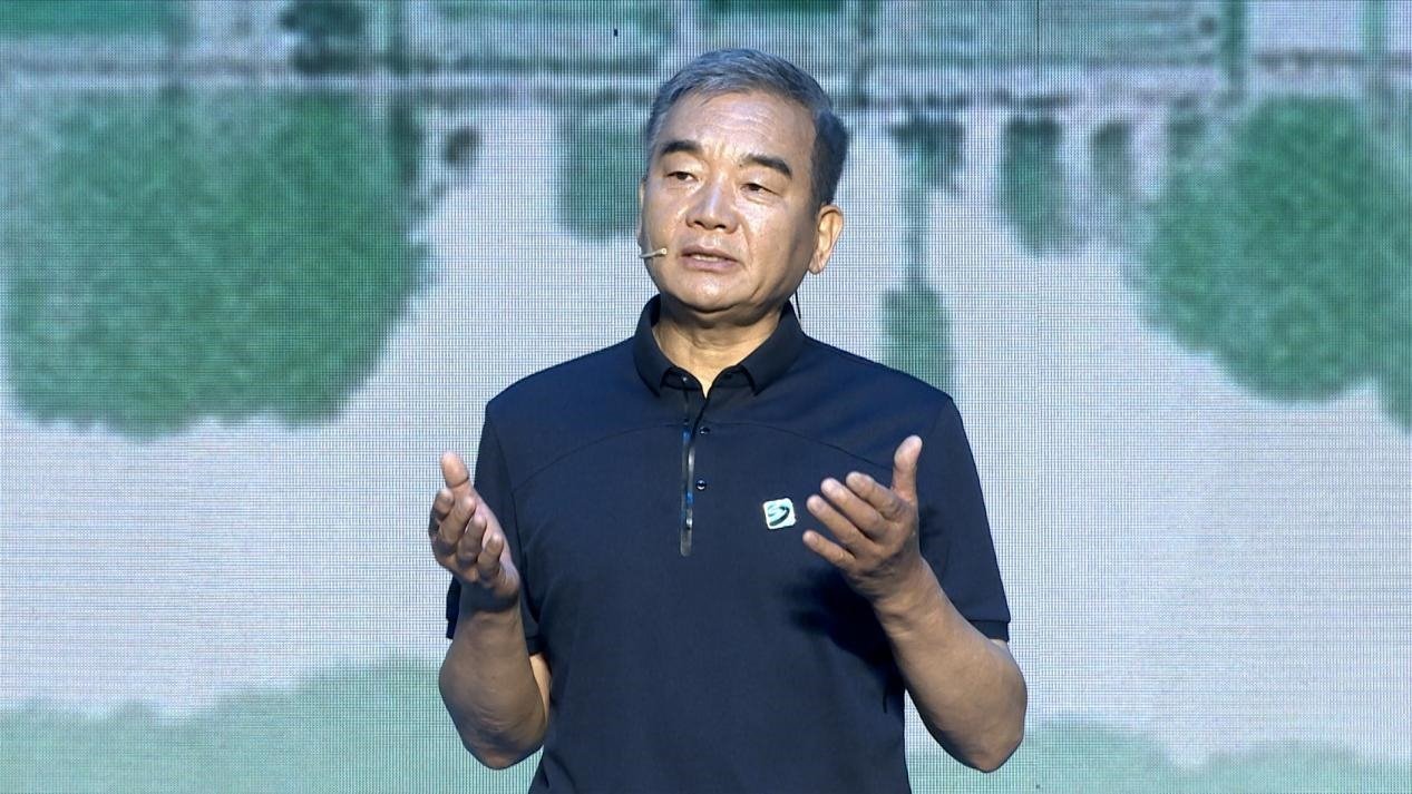 中國博物館協(xié)會(huì)理事長劉曙光現(xiàn)場(chǎng)講述。