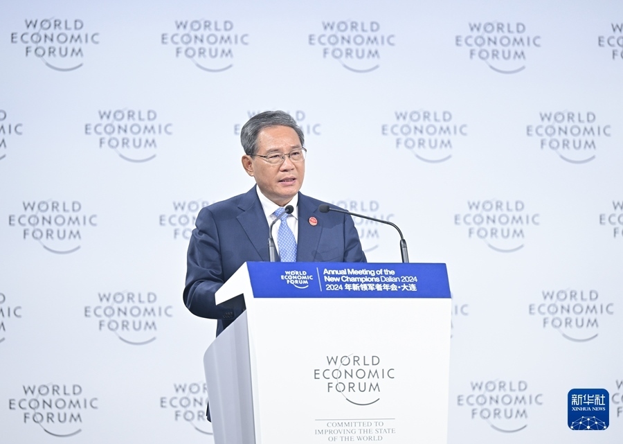 6月25日，國務院總理李強在大連出席2024年夏季達沃斯論壇開幕式并致辭。新華社記者 李響 攝