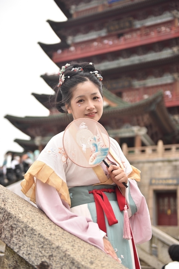 南昌滕王閣“古風(fēng)游”。受訪者供圖