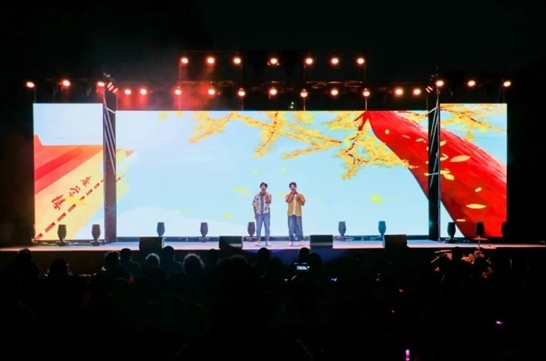 歌曲《啟程》演出現(xiàn)場。供圖：日照職業(yè)技術(shù)學(xué)院