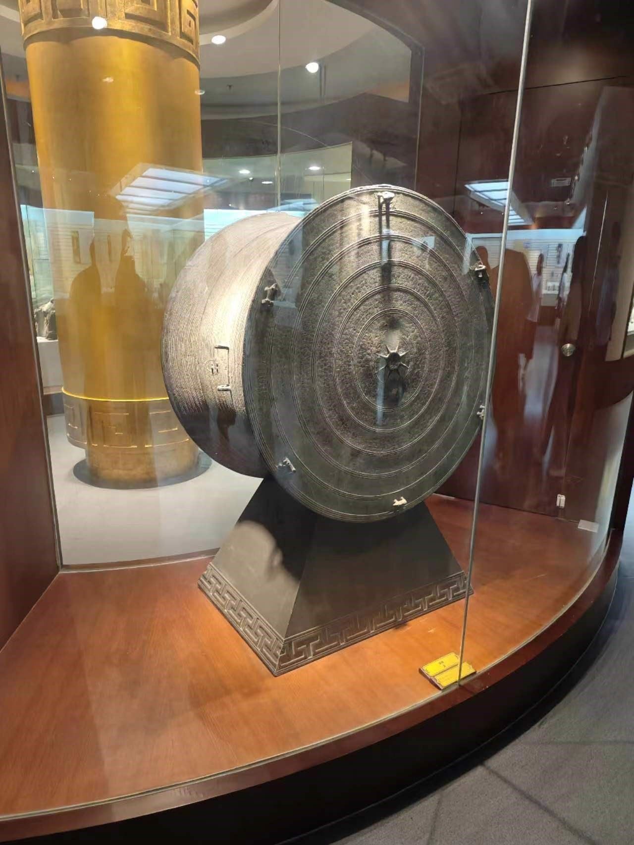 有西南元素的漢代銅鼓。人民網(wǎng)記者 黃鈺攝