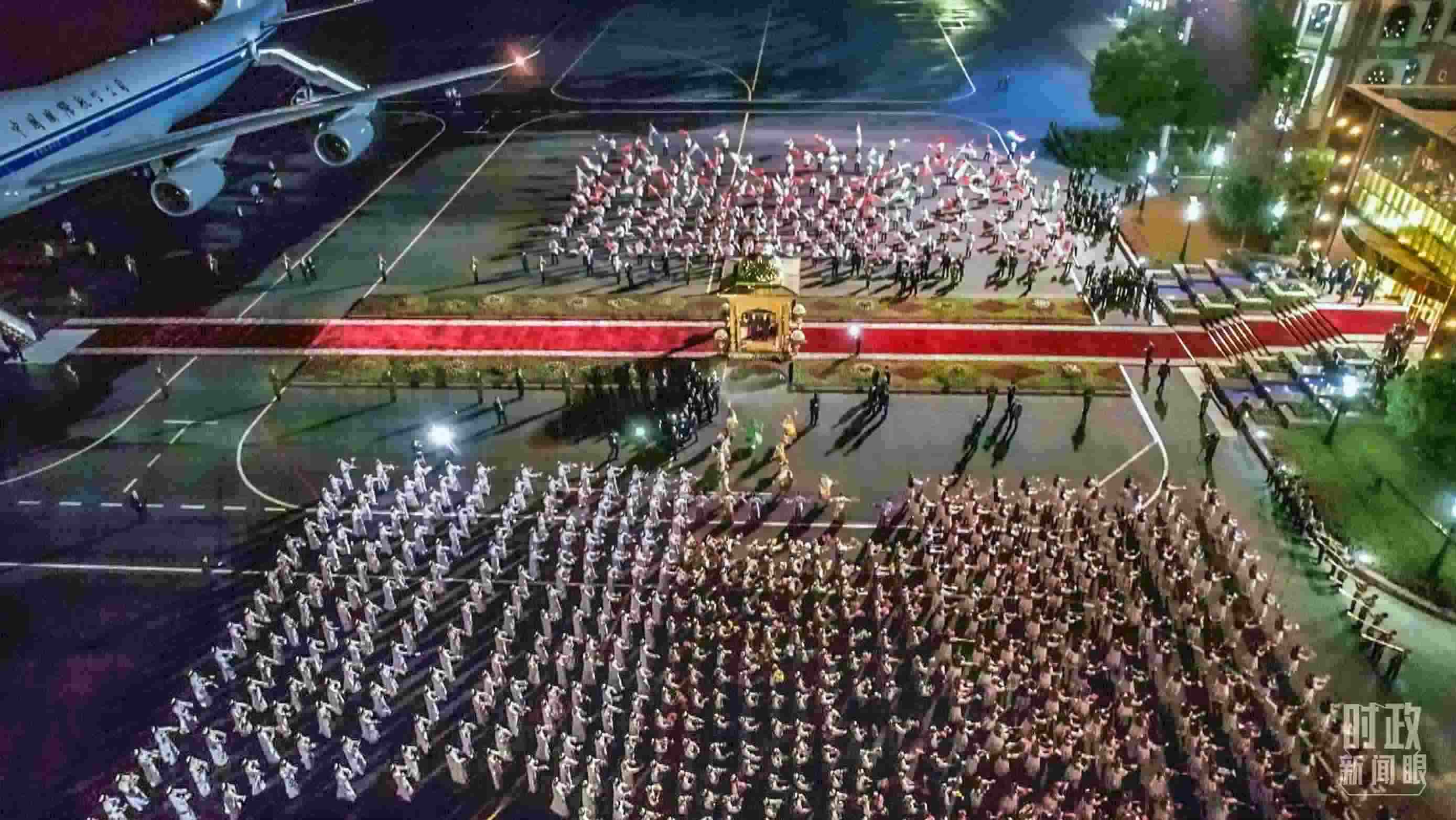 △塔方在機(jī)場(chǎng)舉行的盛大迎賓儀式。（總臺(tái)央視記者邢彬）