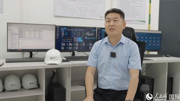 哈薩克斯坦能源投資公司副總經(jīng)理、總工程師張亮在接受人民網(wǎng)記者采訪。 人民網(wǎng)記者 葛泰佚攝