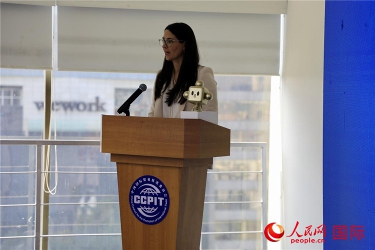 墨西哥外貿(mào)、投資和技術(shù)委員會總經(jīng)理蘇珊娜·杜克發(fā)表講話。人民網(wǎng) 埃內(nèi)斯托·多明戈斯攝