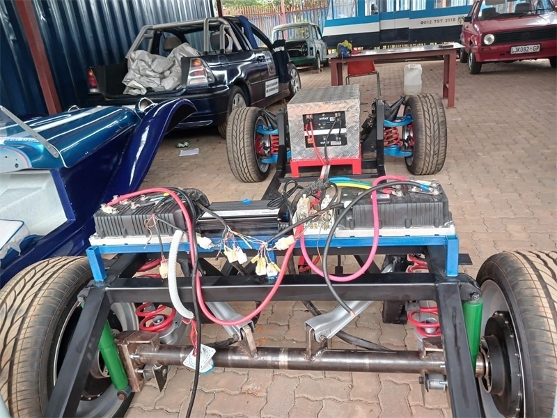 “老爺車”的跟上電動(dòng)潮流。索尚古夫技術(shù)高中供圖