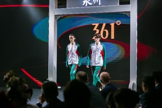 “京”彩亮相 泉州“智造”實(shí)力圈粉駐華使節(jié)_fororder_WechatIMG2431