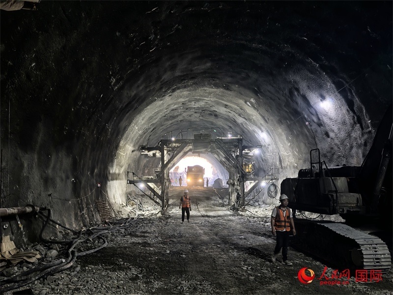 隧道施工現(xiàn)場圖片。人民網(wǎng) 賽義德·邁赫迪攝