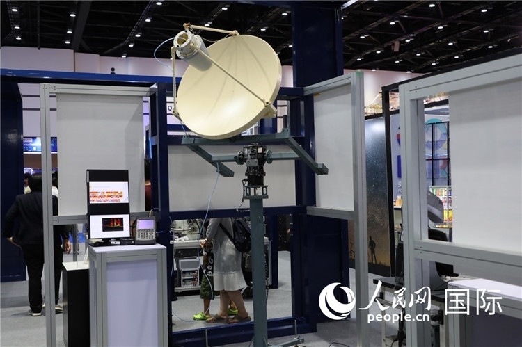 泰國(guó)衛(wèi)星設(shè)備。人民網(wǎng)記者 簡(jiǎn)承淵攝