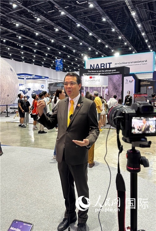 泰國(guó)國(guó)家天文研究所所長(zhǎng)薩蘭接受采訪。人民網(wǎng)記者簡(jiǎn)承淵攝