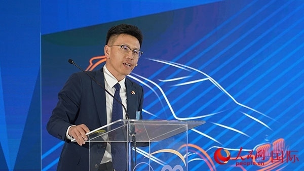 延鋒彼歐南非公司總經(jīng)理張鑫致辭。人民網(wǎng) 張茜攝