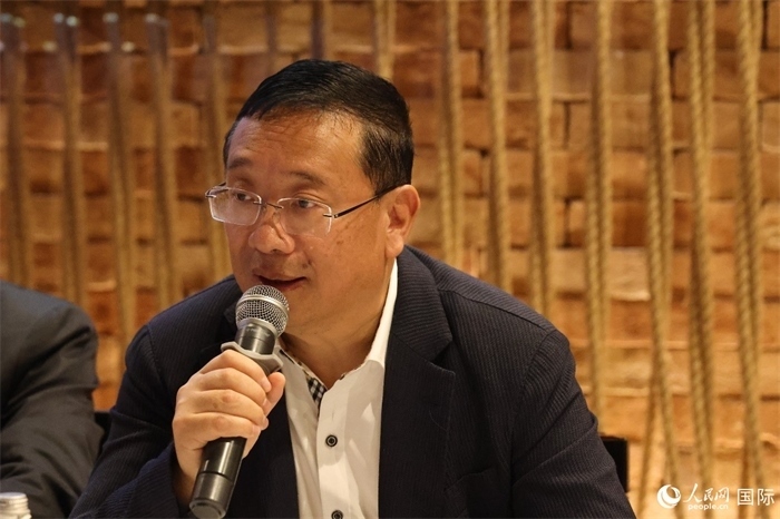 巴西文協(xié)主席上官建峰在座談會(huì)上致辭。人民網(wǎng)記者 陳海琪攝