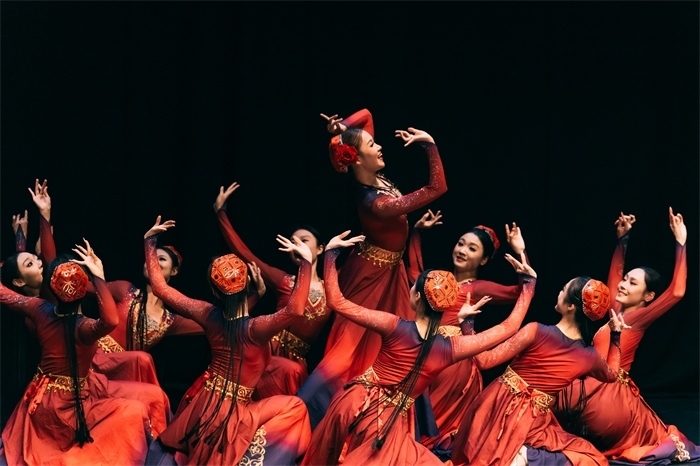 《長(zhǎng)城魂》中的民族舞蹈表演。主辦方供圖