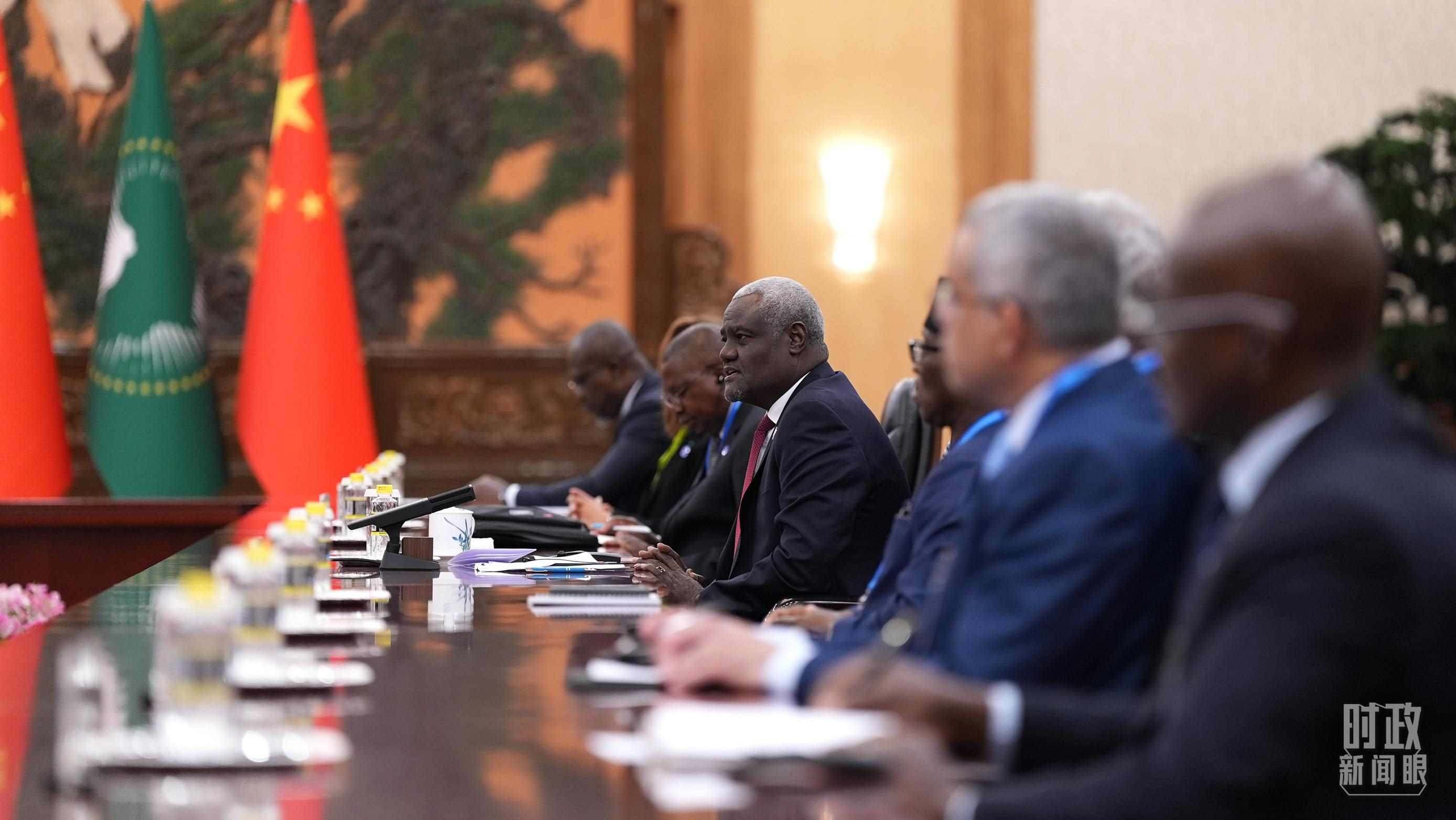  △正在參加會晤的非盟委員會主席。（總臺央視記者彭漢明拍攝）