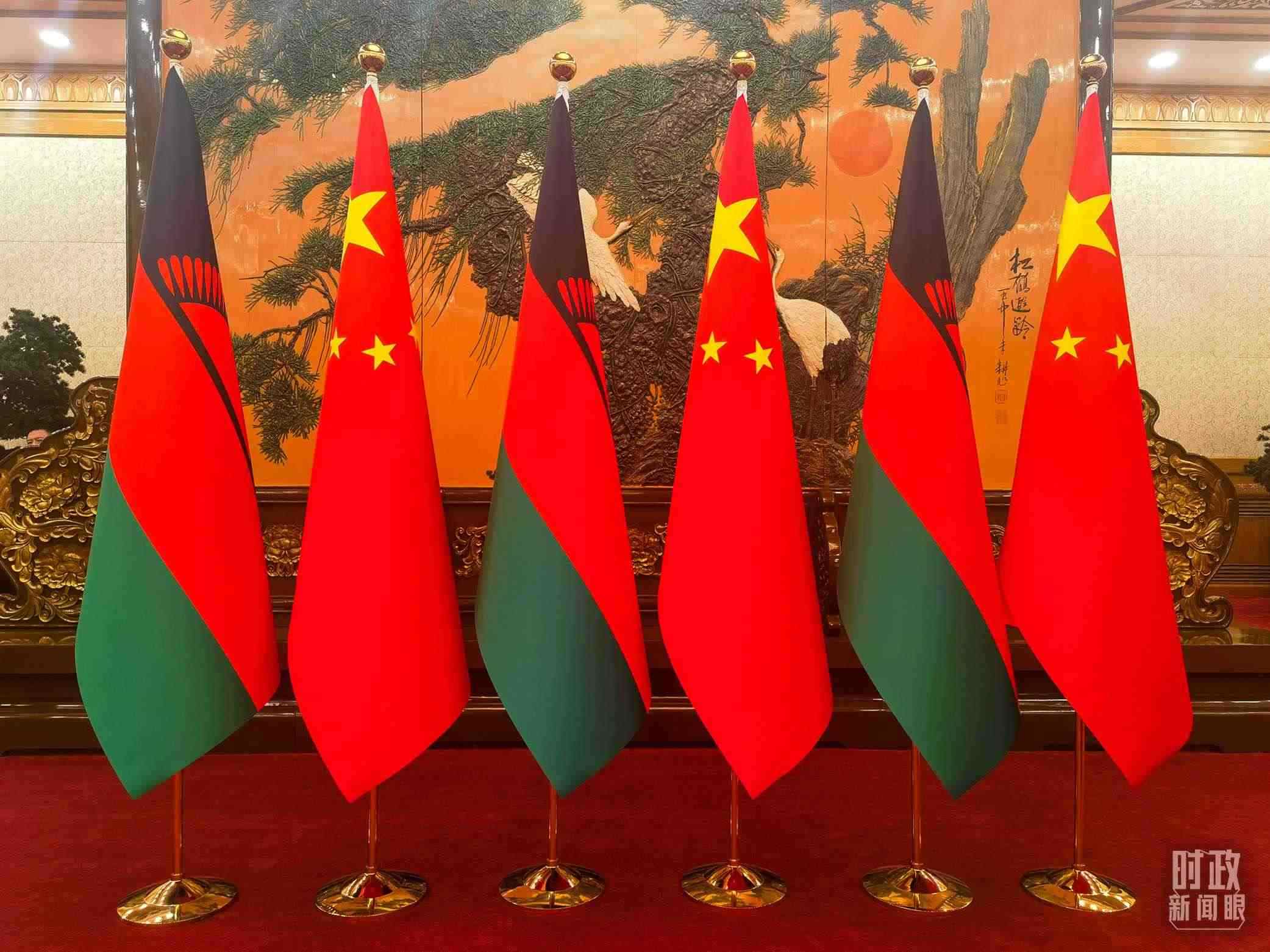 △中國和馬拉維國旗。（總臺央視記者陳曦拍攝）