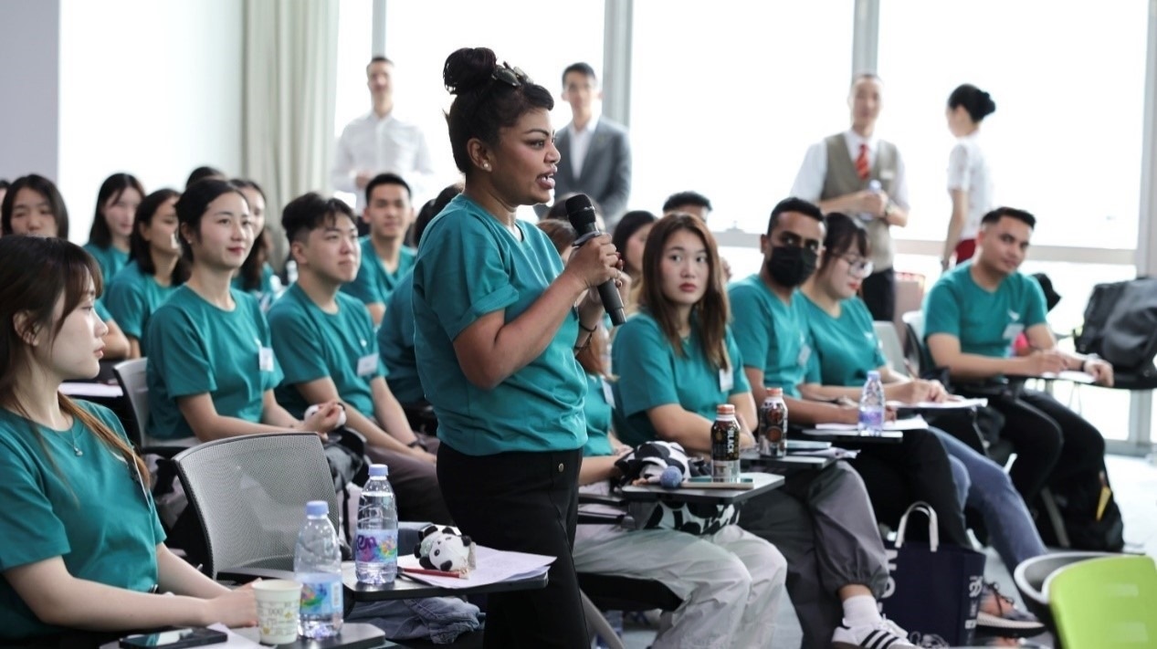 各方代表和在場嘉賓共同見證了培訓(xùn)基地的正式掛牌，活動(dòng)當(dāng)日還展開了培訓(xùn)試講環(huán)節(jié)。