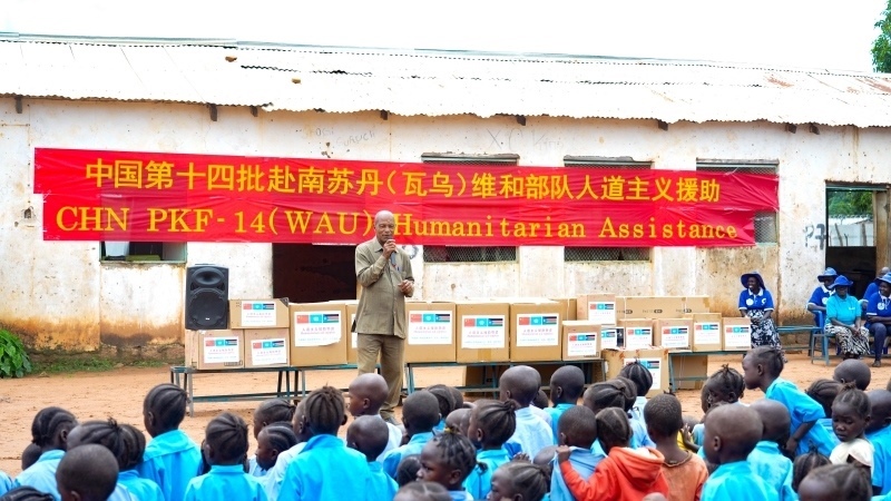 當?shù)卣砀屑ぶ袊俦?。王軍杰攝