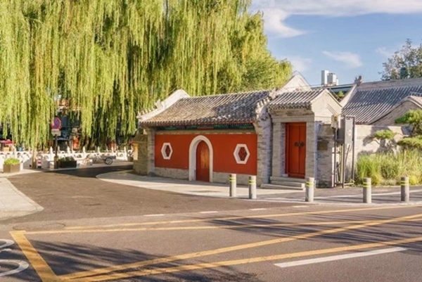 北京建筑大學(xué)古建保護(hù)與利用專業(yè)師生對(duì)北京德勝門內(nèi)大街開展空間品質(zhì)綜合提升項(xiàng)目，圖為項(xiàng)目竣工后的實(shí)景圖。校方供圖