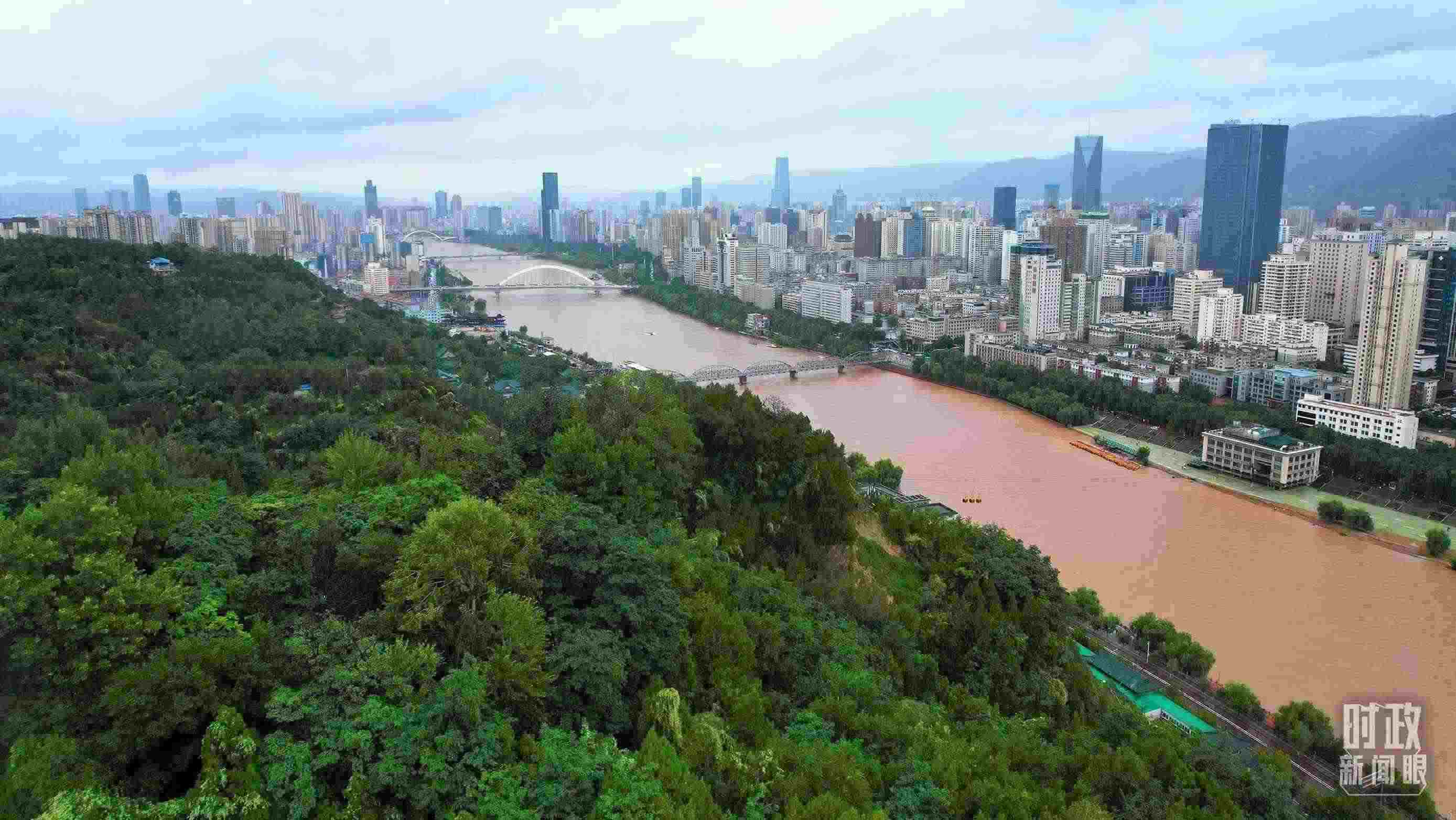 △黃河蘭州段。（總臺(tái)央視記者范凱拍攝）