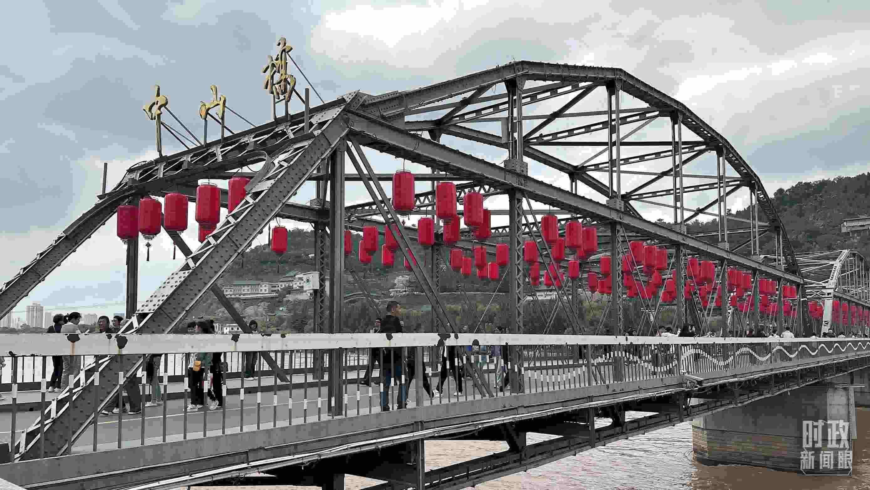 △中山橋。（總臺(tái)央視記者范一鳴、覃思拍攝）