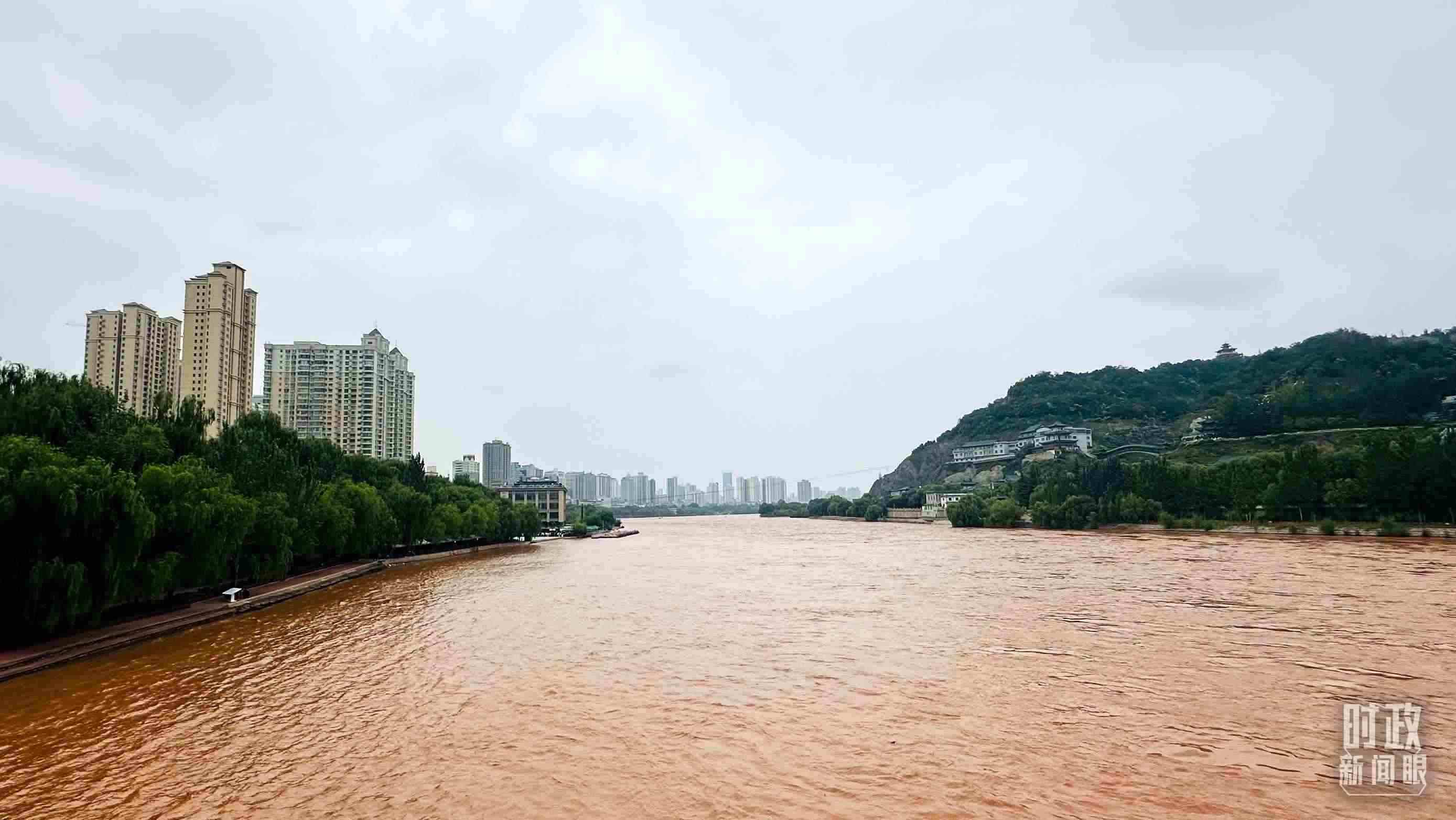△黃河蘭州段。（總臺(tái)央視記者范一鳴拍攝）