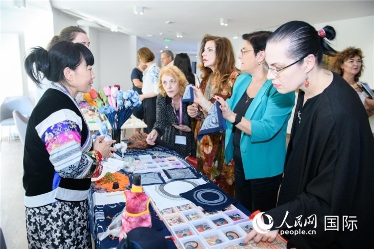 蠟染展示。傅永山攝