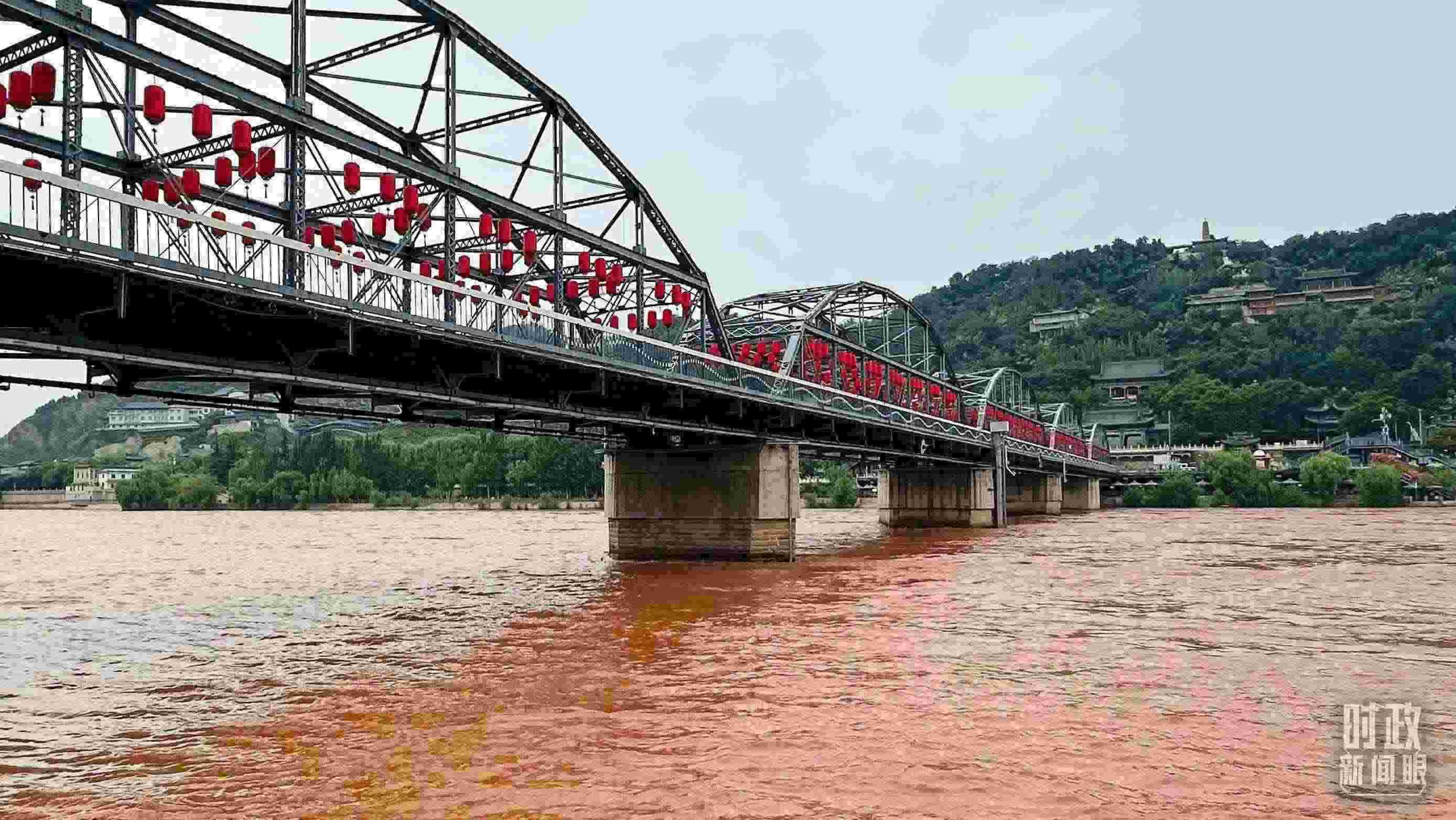 △黃河蘭州中山橋段。（總臺央視記者范一鳴拍攝）