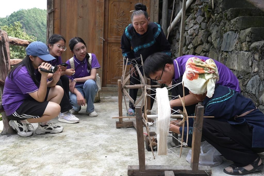 南開大學師生在貴州省雷山縣南猛村了解鄉(xiāng)村振興成就。（受訪者供圖）