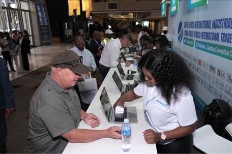 客商現(xiàn)場注冊(cè)參觀展會(huì)。主辦方供圖