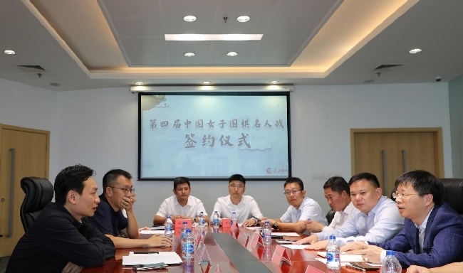 雙方進(jìn)行合作交流。彭奇 攝