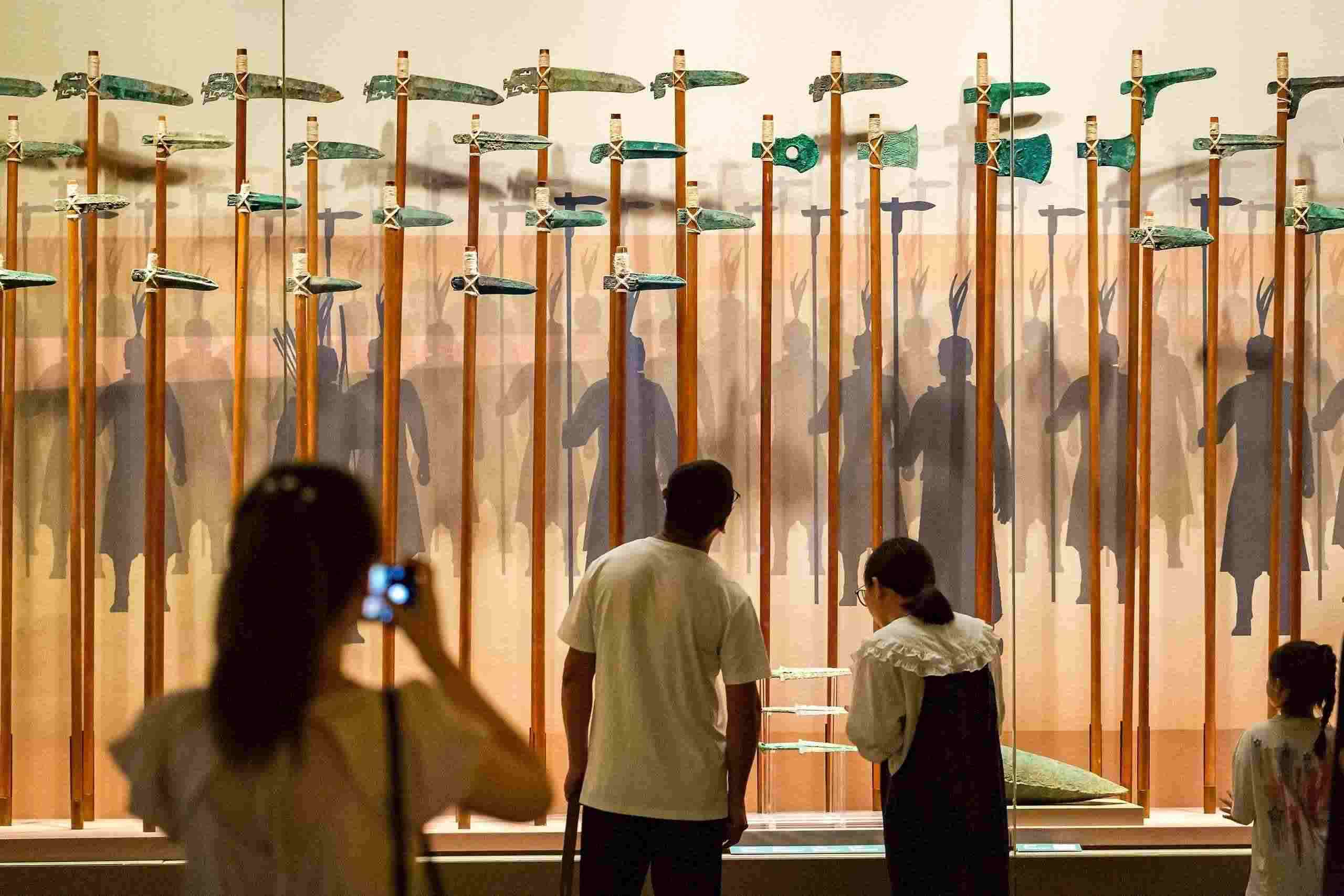 △2024年8月25日，游客在河南省安陽(yáng)市殷墟博物館參觀。