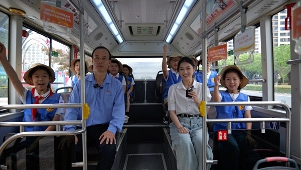 江蘇省太倉市總工會(huì)舉行“坐上勞?！畬＞€’跟著榜樣看太倉”直播活動(dòng)。江蘇省總工會(huì)供圖