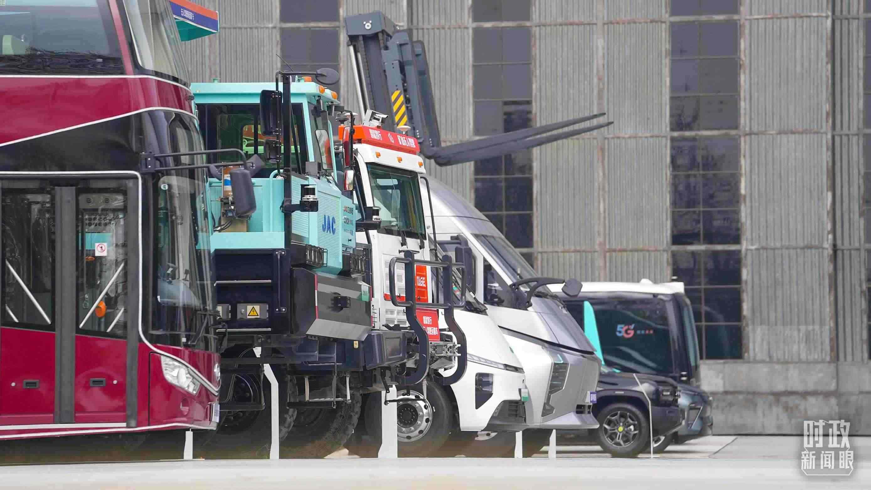 △安徽省重大科技創(chuàng)新成果集中展示展出的新能源汽車。（總臺(tái)央視記者金雨秋拍攝）