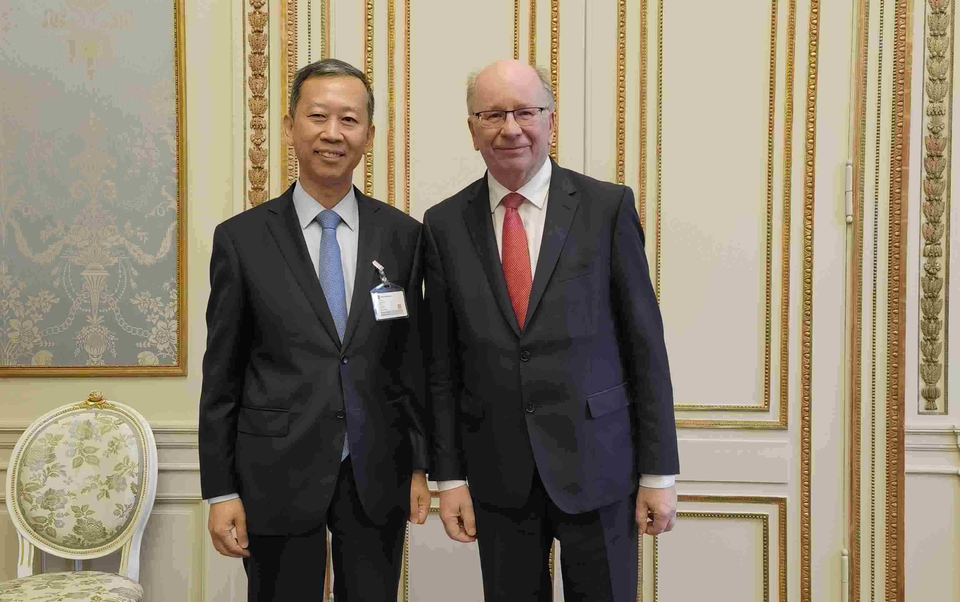 中國駐瑞典大使崔愛民會見瑞典外交國務秘書哈特留斯。 中國駐瑞典大使館供圖