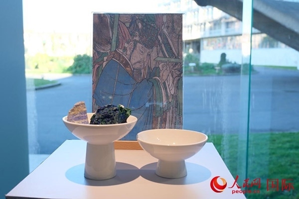 壁畫礦物質(zhì)顏料展示。人民網(wǎng)記者 尚凱元攝