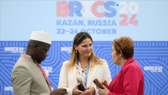 金磚國家領(lǐng)導(dǎo)人第十六次會晤期間，新聞記者在國際新聞中心工作