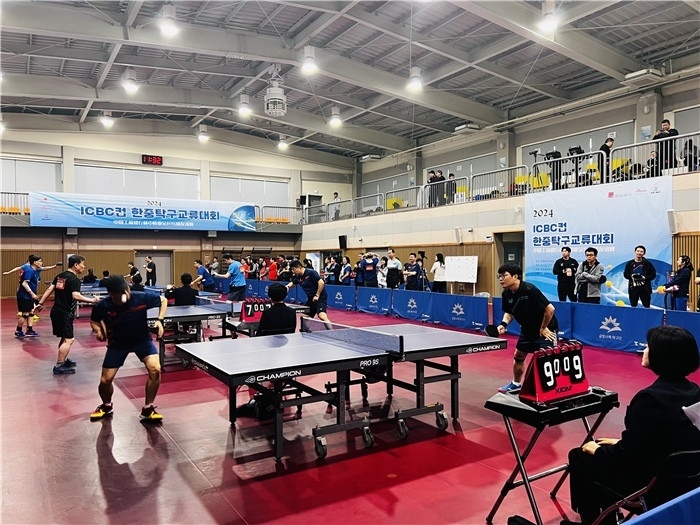 圖為中韓業(yè)余乒乓球友誼賽現(xiàn)場。 首爾中國文化中心供圖
