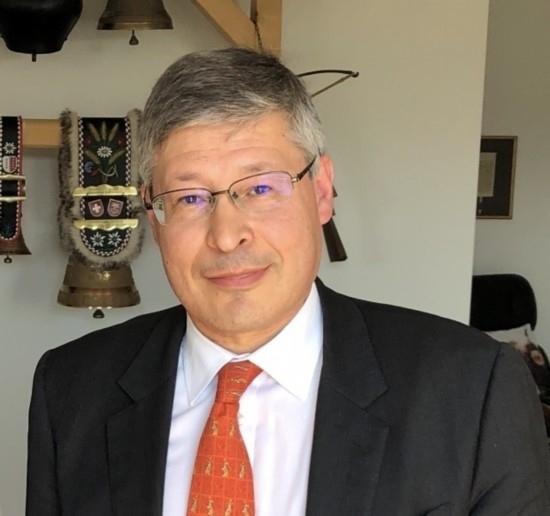 瑞士日內(nèi)瓦伯爾尼大區(qū)經(jīng)濟(jì)發(fā)展署前署長、經(jīng)濟(jì)學(xué)家 菲利普·莫尼耶