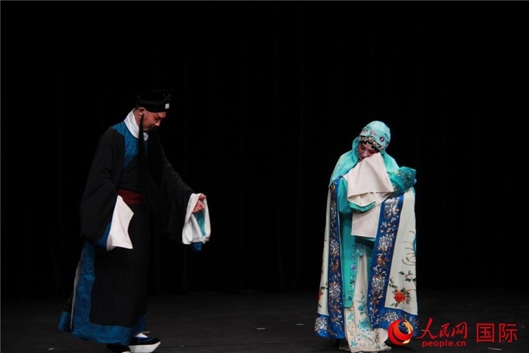 《趙氏孤兒》演出劇照。人民網(wǎng)記者 尚凱元攝