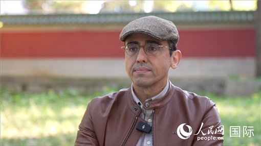 巴西漢學家喬治·西內迪諾（中文名“沈友友”）。人民網記者 劉寧攝