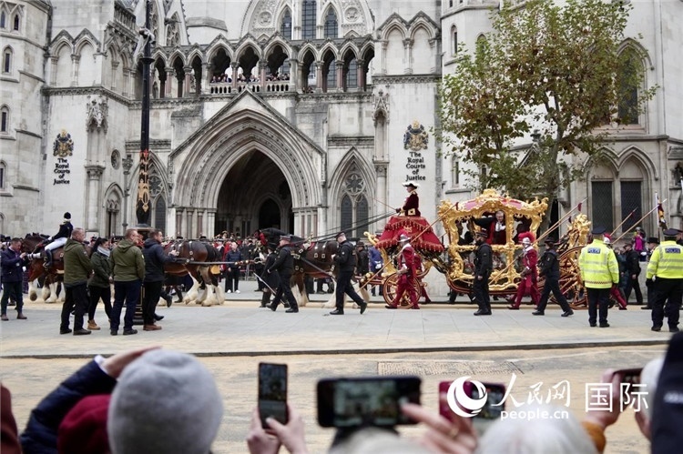 2024倫敦金融城市長(zhǎng)就職巡游現(xiàn)場(chǎng)。吳若鳴攝
