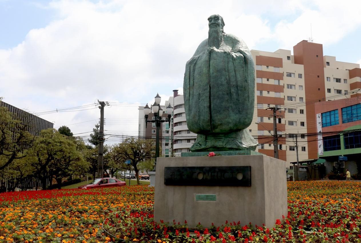 2017年，吳為山雕塑《孔子》立于巴西庫里蒂巴市，該廣場被永久命名為“中國廣場”。中國美術(shù)館供圖