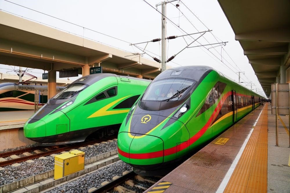 截至2024年7月5日，中老鐵路國際旅客列車累計開行滿1000列，極大地便利了沿線民眾出行。