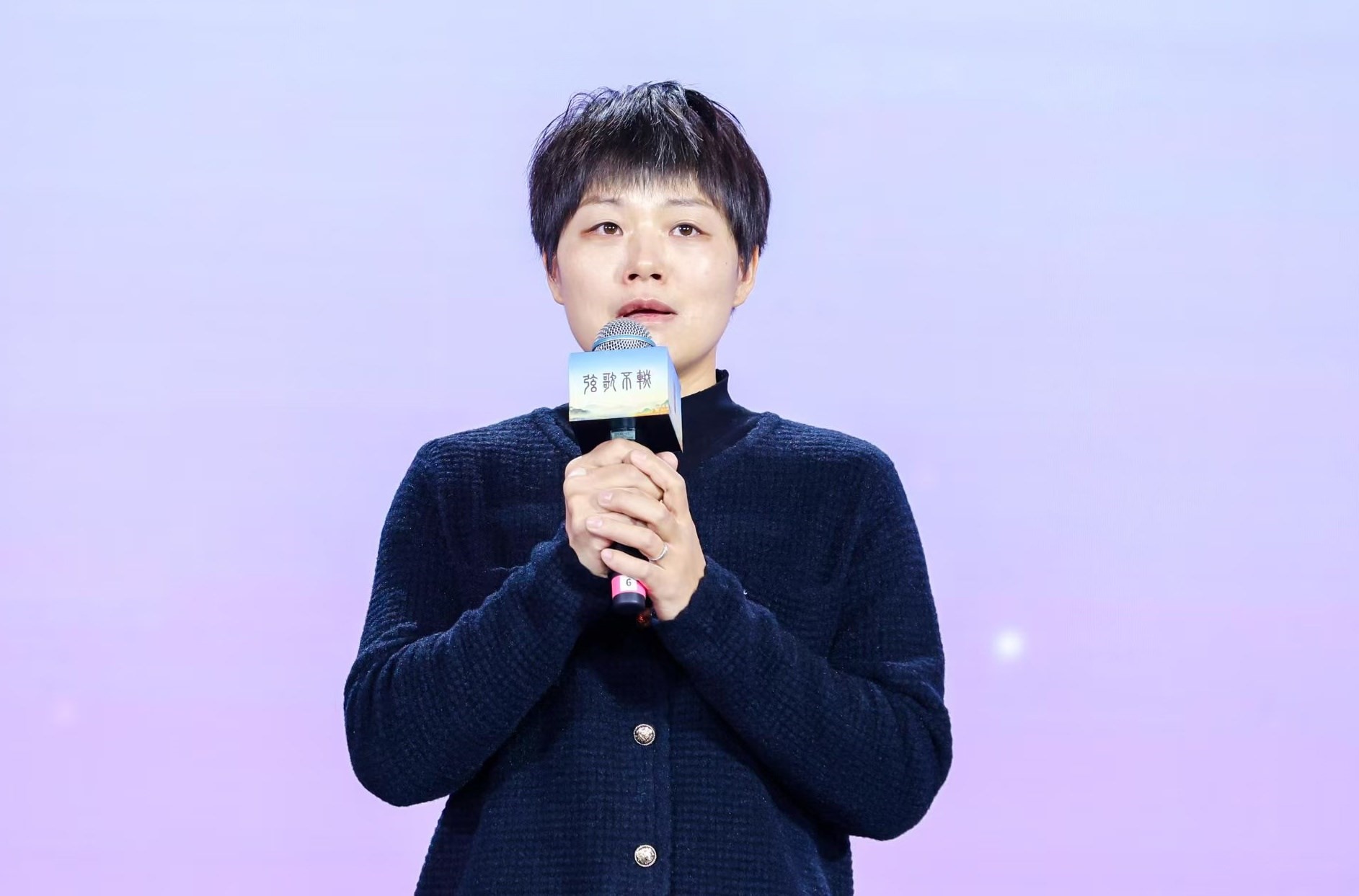 “中國好人”欒留偉妻子薛巧艷。人民視頻供圖。