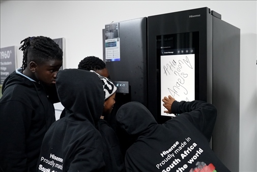 海信智能冰箱吸引南非人。海信南非公司供圖