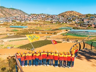 學(xué)生在攀枝花迤沙拉歷史文化主題研學(xué)基地參觀。 石 磊攝