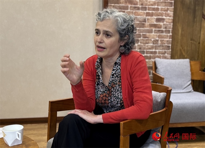 阿根廷布宜諾斯艾利斯大學(xué)社會(huì)科學(xué)院院長(zhǎng)安娜·何塞菲娜·阿里亞斯（Ana Josefina Arias）接受人民網(wǎng)記者采訪。人民網(wǎng)記者 趙健攝