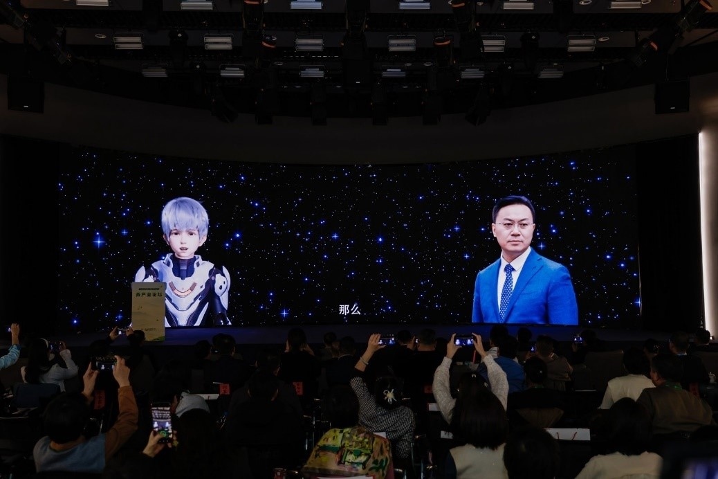 中國工程院院士、湖南師范大學(xué)校長劉仲華與人民網(wǎng)數(shù)字人白澤線上對話