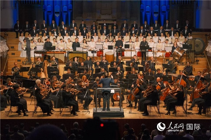 奧克蘭市政廳《空?！方豁懬莩霈F(xiàn)場。張波若攝