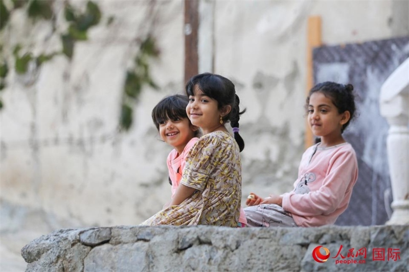 庫(kù)姆扎爾村的兒童。人民網(wǎng) 塔里克·易卜拉欣攝