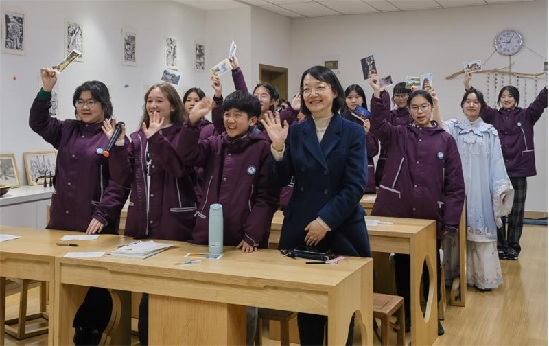 匡園初步部校長(zhǎng)鐘演發(fā)言。